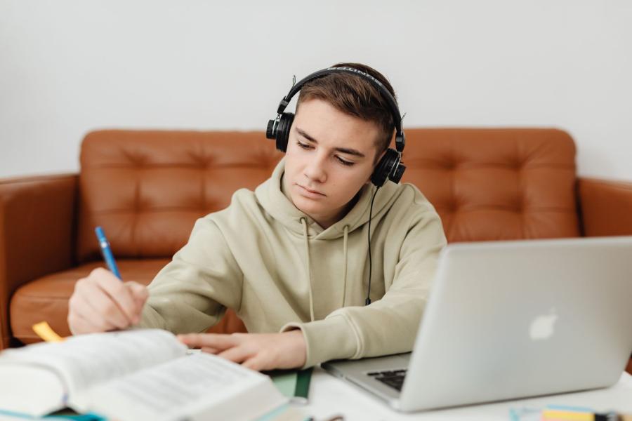 studente e tecnologie per lo studio