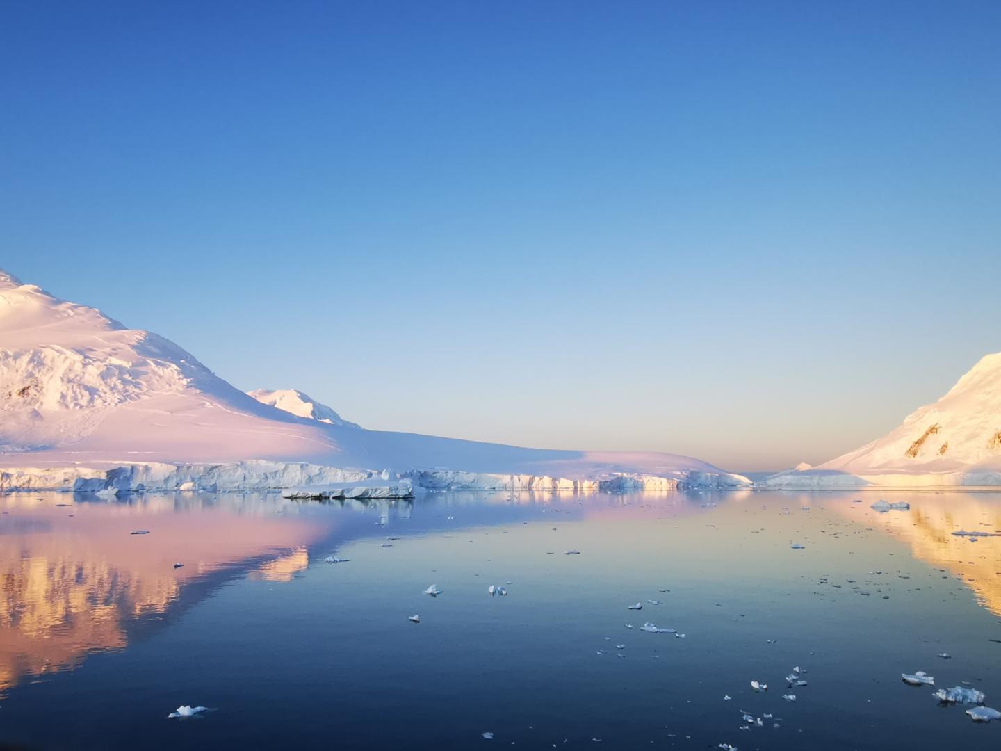 Vulcani e valli glaciali sommersi nell&#039;Oceano Antartico offrono nuove chiavi di lettura per l’evoluzione del continente