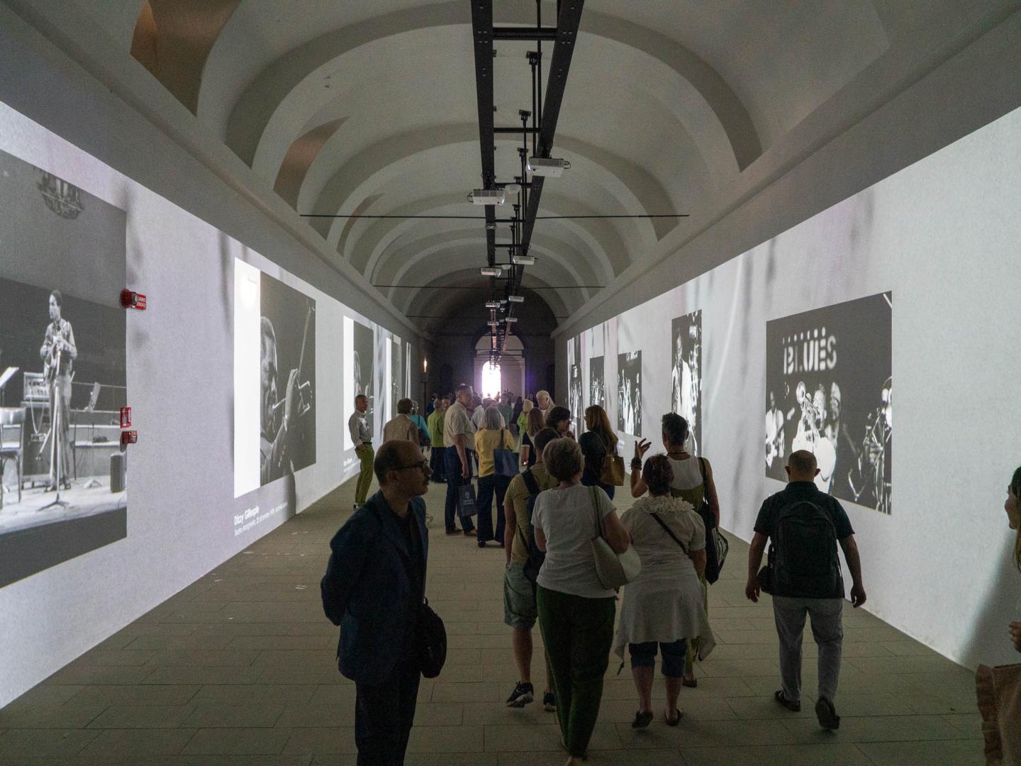 Mostra "Miles: black and white"