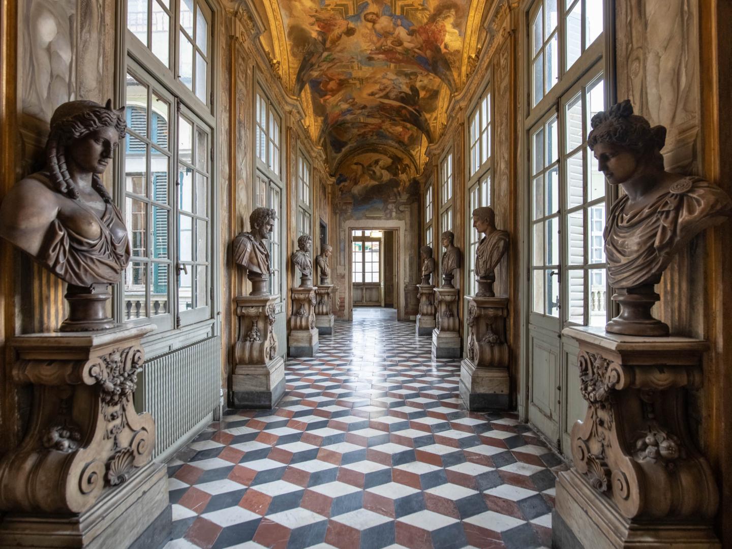 Taste of culture and tourism - Who communicates museums?